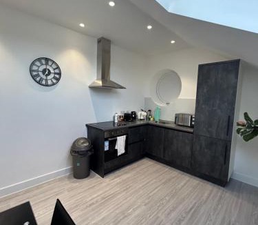 Higham Hill Apartment | Modern London Apartment near Tottenham Stadium