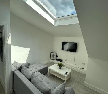 Higham Hill Apartment | Modern London Apartment near Tottenham Stadium