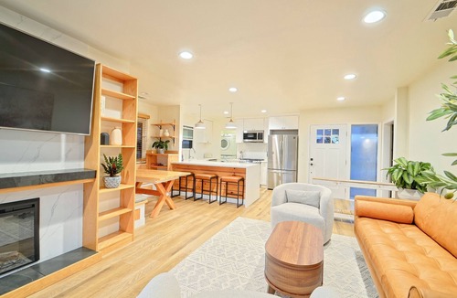 The Plaza House | Modern Long Beach Retreat