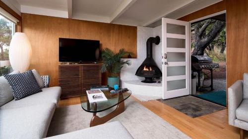 Arch Cape House | Modern Love by AvantStay