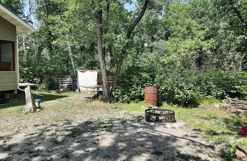 Grand Beach Cottage | Modern, lovely, cozy & quiet cabin 5 mins from the lake