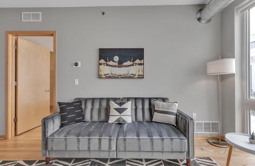 Prospect Park Apartment | Modern Lux 1BR Flat and Gym