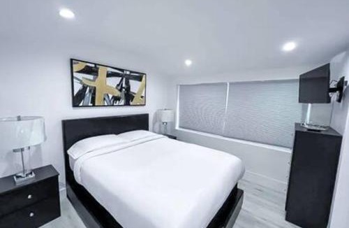 Edgewood House | Modern Lux Home 3BR 2BA with Heated Pool