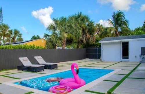 Edgewood House | Modern Lux Home 3BR 2BA with Heated Pool