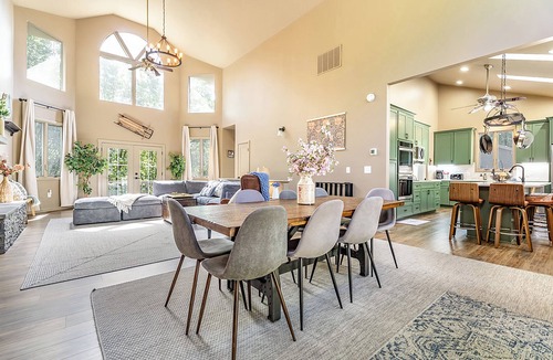 McGaheysville House | Modern-Lux Ski Retreat-Fireplace-Hot Tub-Space!