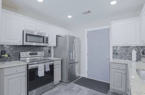 Winder House | Modern Luxe 3BR Corporate Stay, Pool, Sleeps 6+