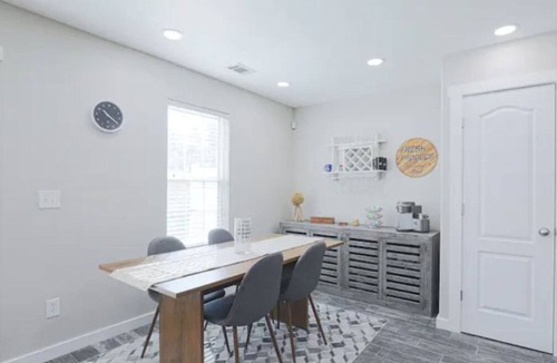 Winder House | Modern Luxe 3BR Corporate Stay, Pool, Sleeps 6+