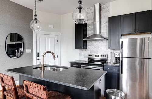 Church Hill Apartment | Modern Luxe Apartment - Close to City Center