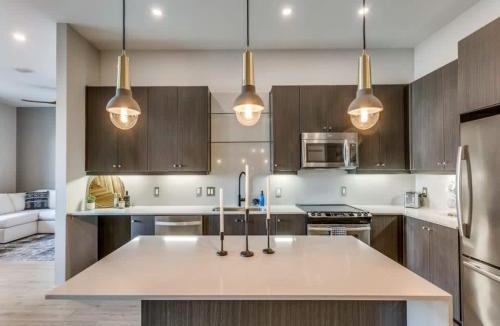 Cityplace Apartment | Modern Luxe Apt West Village