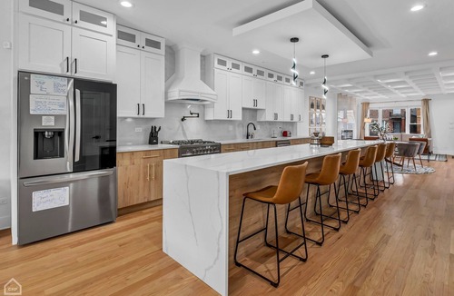 Chicago House | Modern, Luxe, House 20mins to Downtown, Private Rooftop, 2car Garage