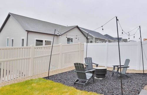 Saratoga Springs Apartment | Modern LUXE Retreat w/Firepit & Private Backyard- 2Bed/1Bath