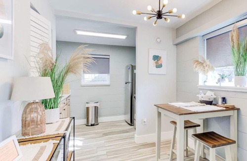 Downtown Memphis Apartment | Modern Luxe Studio + Free Gated Parking + King Bed