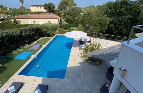 Saint-Raphael House | modern luxery home