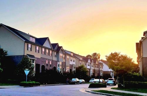 Apex Villa | Modern & Luxurious 3 Bdrm 2.5 Bath Townhome