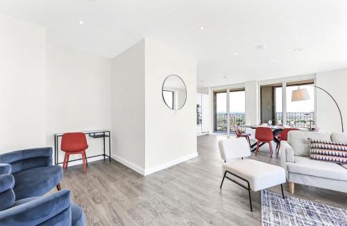 Springfield Apartment | Modern Luxurious 3BR Flat with Lovely Views