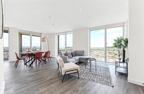 Springfield Apartment | Modern Luxurious 3BR Flat with Lovely Views
