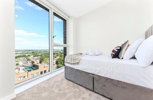Springfield Apartment | Modern Luxurious 3BR Flat with Lovely Views
