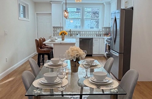 South Philadelphia House | Modern Luxurious 4BR Home, 3.5BA, Backyard-Oasis