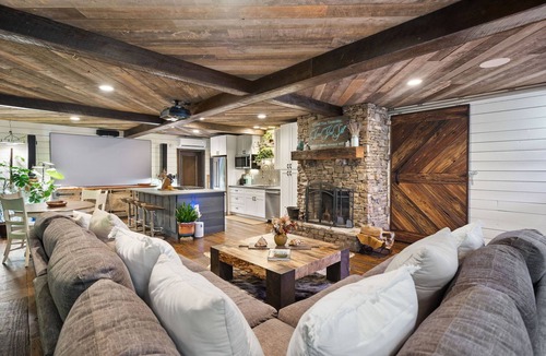 Tate Cabin | Modern, Luxurious Cabin for Two located on a Cascading Waterfall.