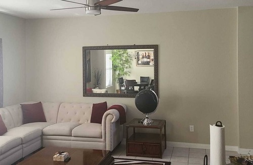 Carrollton House | Modern Luxurious Comfortable House 9 mins to Legacy West, and other dine-in area