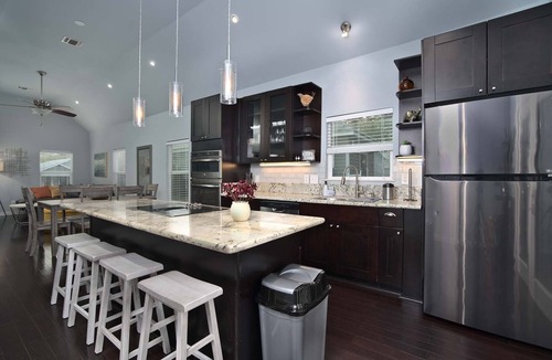 Near East Side House | MODERN LUXURIOUS GEM IN THE HEART OF SAN ANTONIO