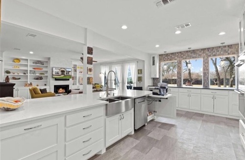 Weatherford House | MODERN LUXURIOUS HOUSE/with pool, and large Patio