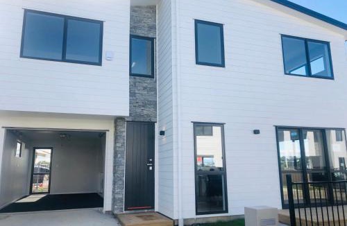 Manurewa Villa | Modern & Luxurious Home 3