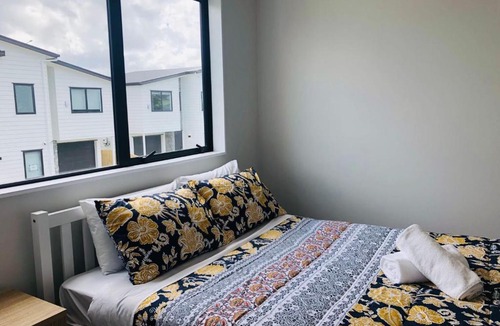 Manurewa Villa | Modern & Luxurious Home 6