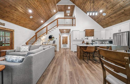 Broken Bow Cabin | Modern Luxurious Rustic Cabin that promises an unforgettable escape into nature!