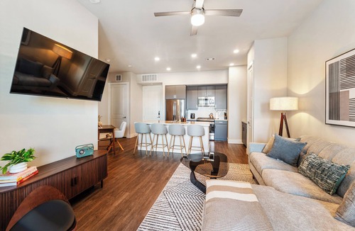 Grogan's Mill Apartment | Modern Luxury 1BR, Fully Furnished-Right by Hospitals