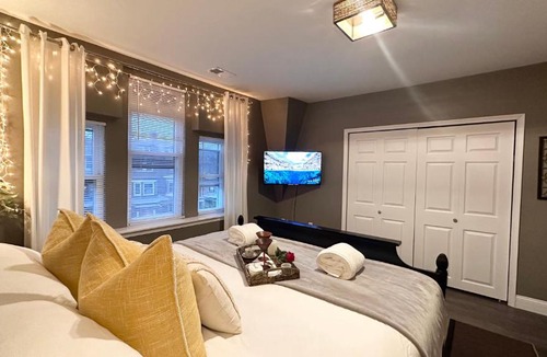 Cedar Park Apartment | Modern/Luxury 2 bdrm- KING Bed- University City