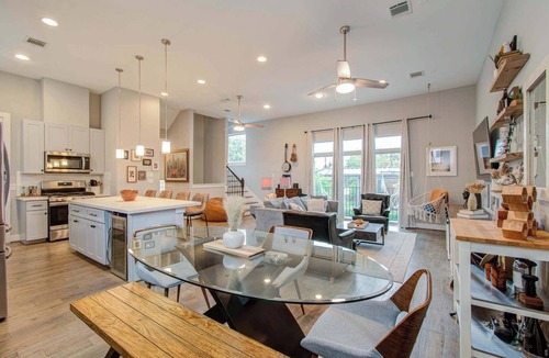 Washington Ave./ Memorial Park House | Modern Luxury 3-BD, Mins to DT w Rooftop