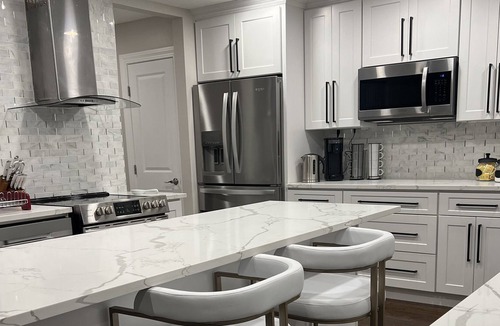 Northport House | Modern Luxury 3 Bedroom House with a Pool Table