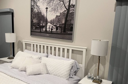 Northport House | Modern Luxury 3 Bedroom House with a Pool Table