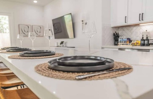 South Central Houston House | Modern Luxury 3BR Haven I 5Min -> Downtown Houston, NRG & Medical Center
