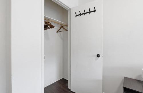 Liberty Village Apartment | Modern Luxury 3BR Home in Downtown Toronto