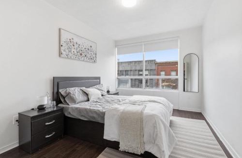 Liberty Village Apartment | Modern Luxury 3BR Home in Downtown Toronto