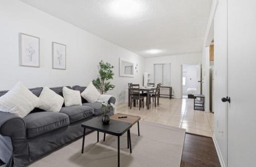 Liberty Village Apartment | Modern Luxury 3BR Home in Downtown Toronto