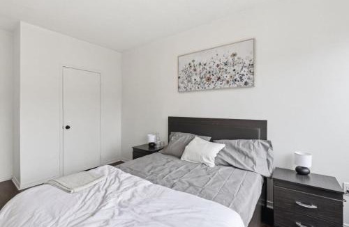 Liberty Village Apartment | Modern Luxury 3BR Home in Downtown Toronto