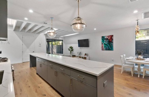 Old East Dallas House | Modern Luxury 4 Bedroom/4 Bath in the Heart of Dallas