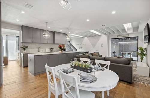 Old East Dallas House | Modern Luxury 4 Bedroom/4 Bath in the Heart of Dallas