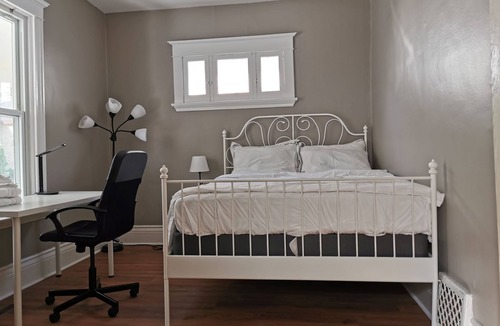 North London House | Modern luxury 4 BR near downtown & UWO
