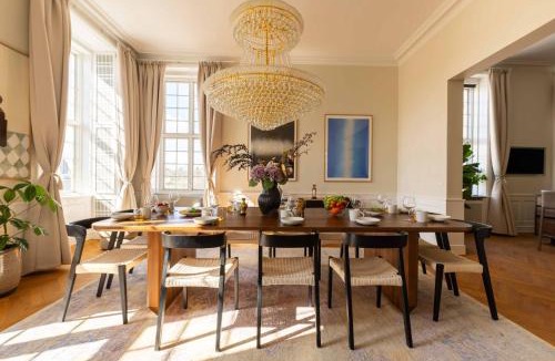 Copenhagen K Apartment | Modern Luxury 4BR Home near King's Garden
