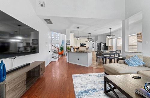 The Colony House | Modern luxury 4BR pet friendly home w/Pool & Fire Pit! Minutes from Grandscape