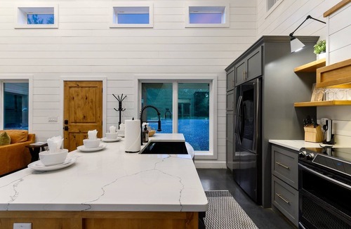 Broken Bow Cabin | Modern Luxury Cabin, Covered Patio, Hot Tub, Pet Friendly