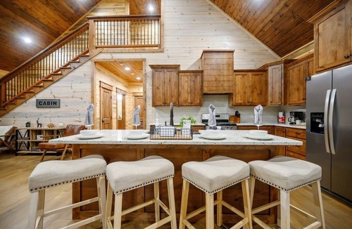 Pickens Cabin | Modern Luxury Cabin w/Private Pool, Hot Tub, Firepit & Game Loft – Sleeps 10 | Blue Horizon