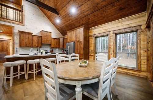 Pickens Cabin | Modern Luxury Cabin w/Private Pool, Hot Tub, Firepit & Game Loft – Sleeps 10 | Blue Horizon