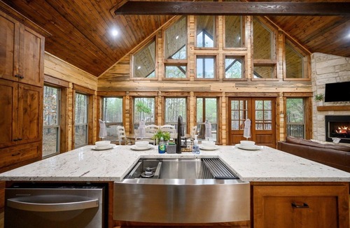 Pickens Cabin | Modern Luxury Cabin w/Private Pool, Hot Tub, Firepit & Game Loft – Sleeps 10 | Blue Horizon