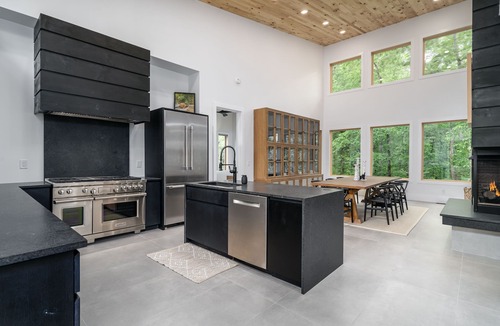 Ellijay House | Modern luxury creekside retreat