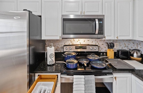 Arlington House | Modern Luxury | DC | Free Parking